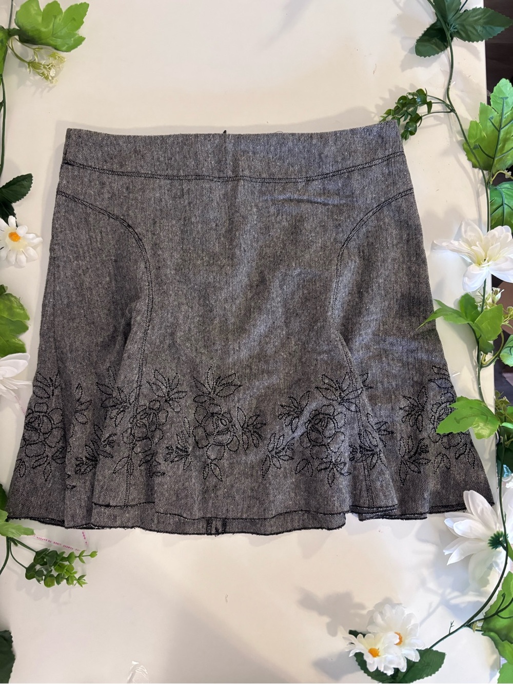 Vintage Dynamite Y2K Grey Floral-Embroidered A-Line Skirt